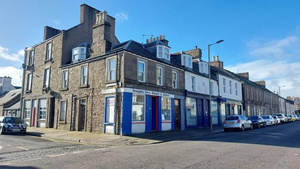 Main image of property: 206 , King Street, Broughty Ferry, Dundee, DD5 2AY