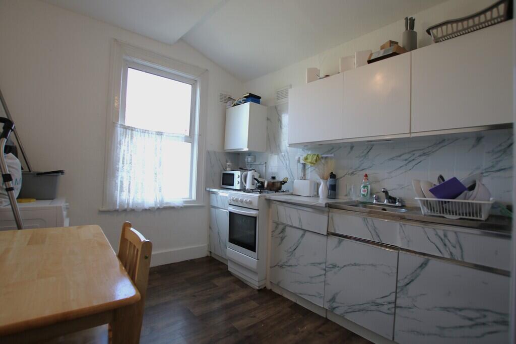 House in London - View 5