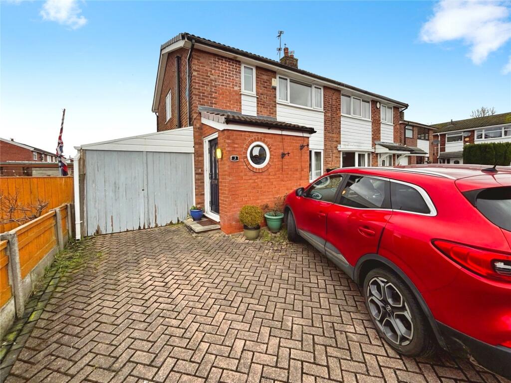 Main image of property: Edgemoor Close, Radcliffe, Manchester, Greater Manchester, M26