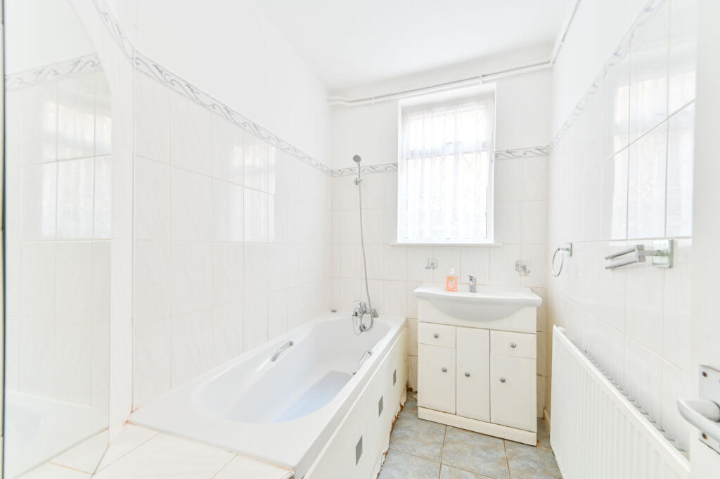 Apartment in London - More