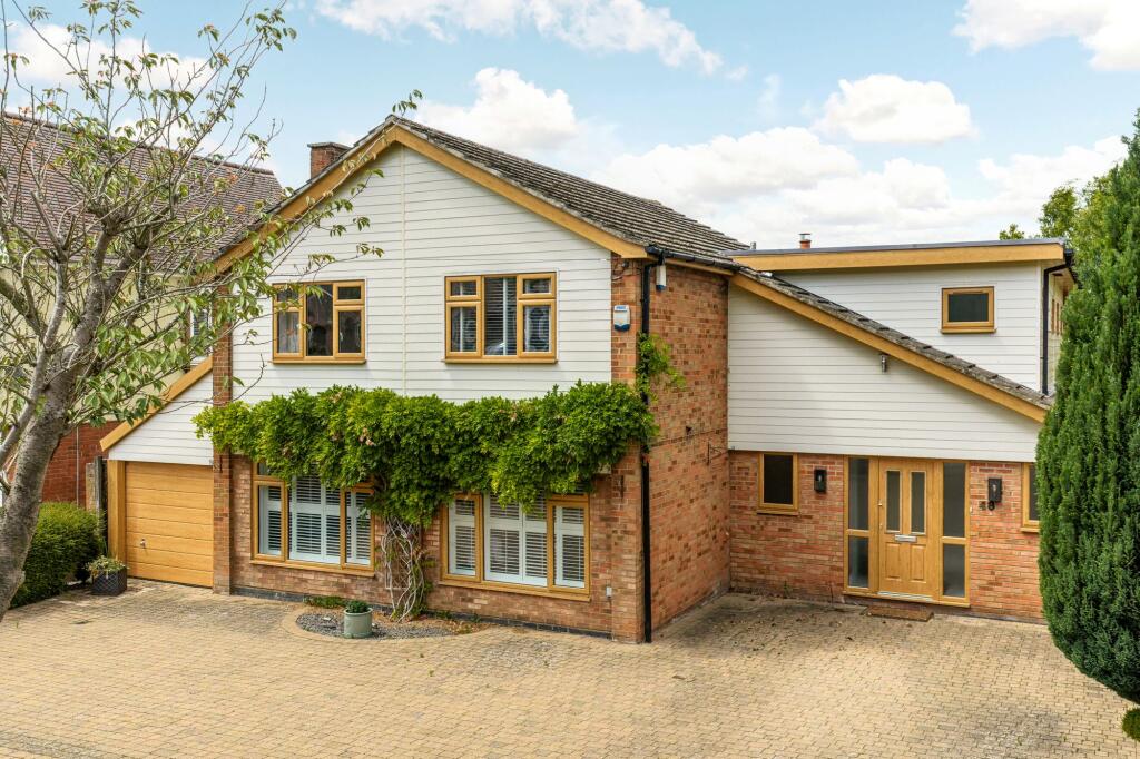 Main image of property: Tring Road, Dunstable, LU6