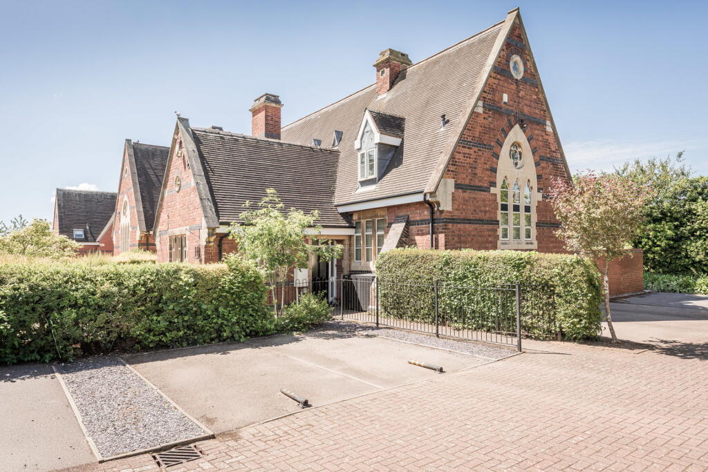 Main image of property: 1 De Montfort Mews, Parkfield, Coleshill, Birmingham, B46 3AP