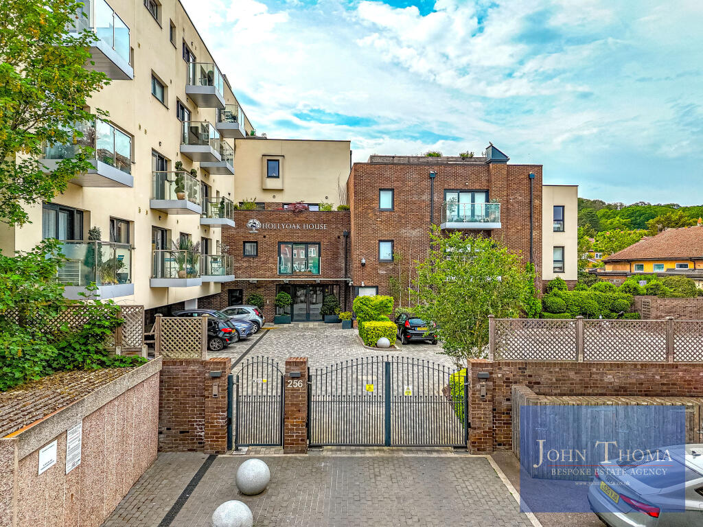 Main image of property: High Road, Loughton, Essex
