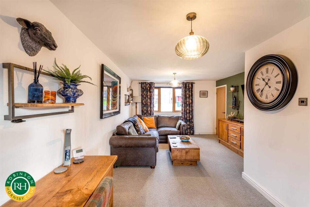 Bracken Way, Harworth, Doncaster photo 4