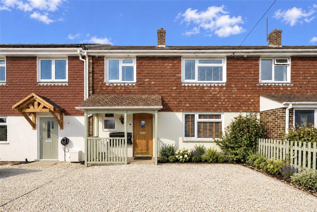 3-bed terraced on Fleming Avenue, North Baddesley, Southampton, Hampshire, SO52, £325,000