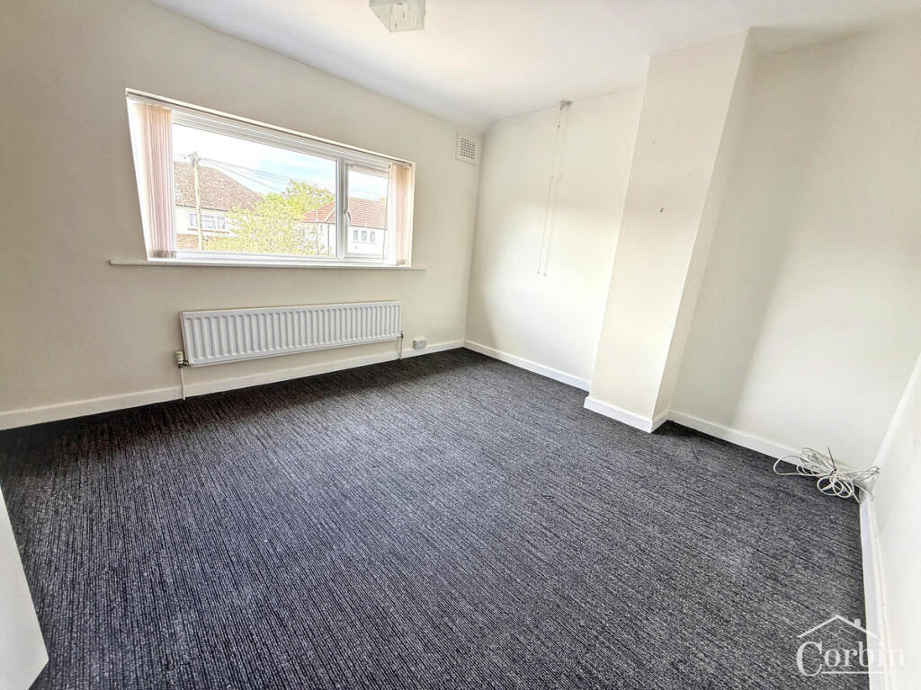 Larksfield Avenue, Bournemouth, BH9 3 - More