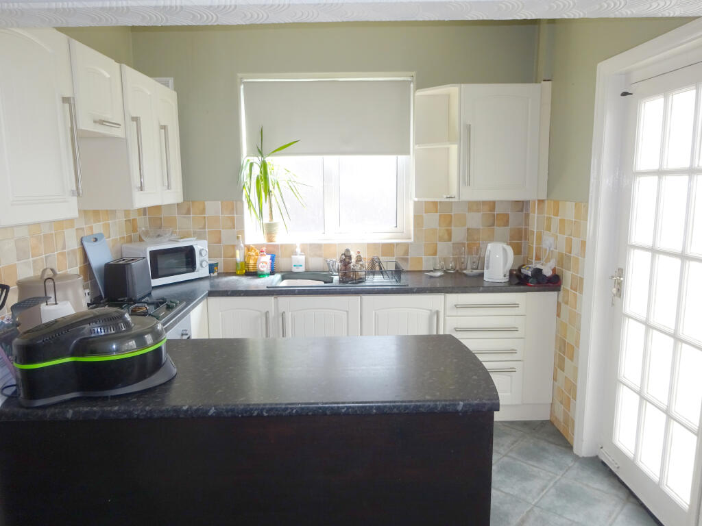 Leicester Avenue, Thornton-cleveleys photo 2