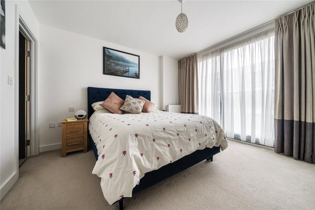 Apartment in Sevenoaks - View 5