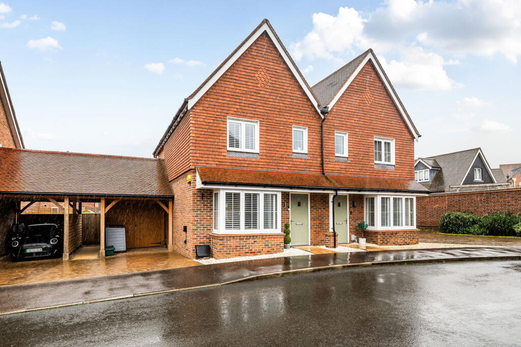 Main image of property: Corbel Rise, Chineham