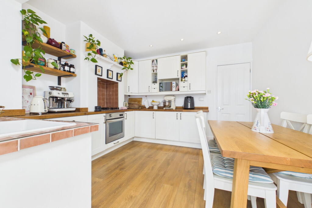 House in Wokingham - View 4