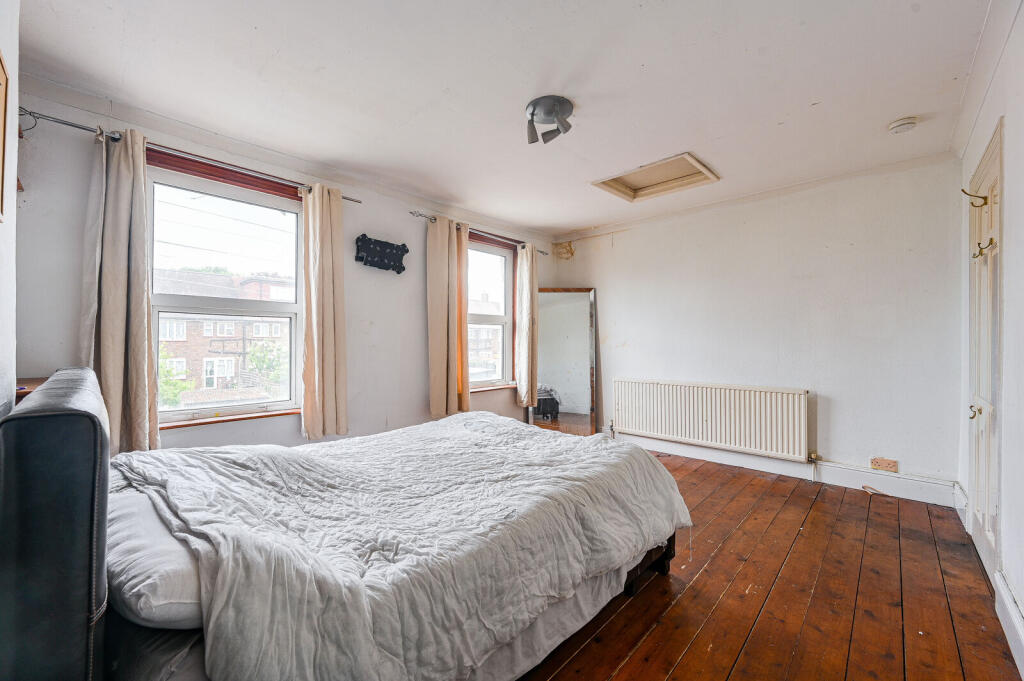 Hedgley Street, Lee, London, SE12 - More