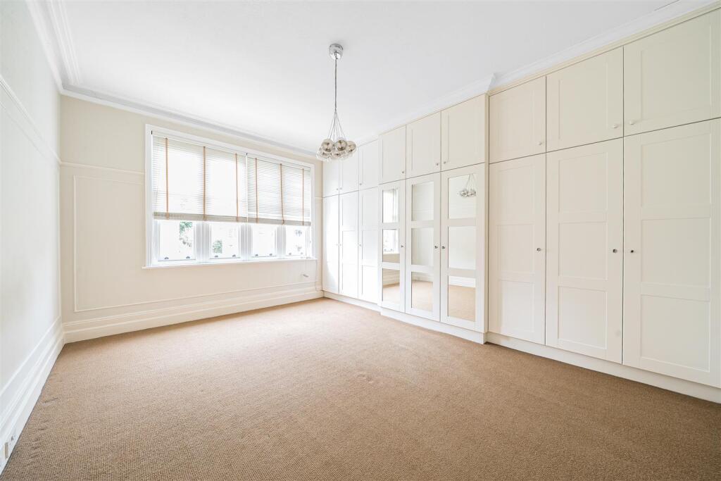 Apartment in Kingston upon Thames - More