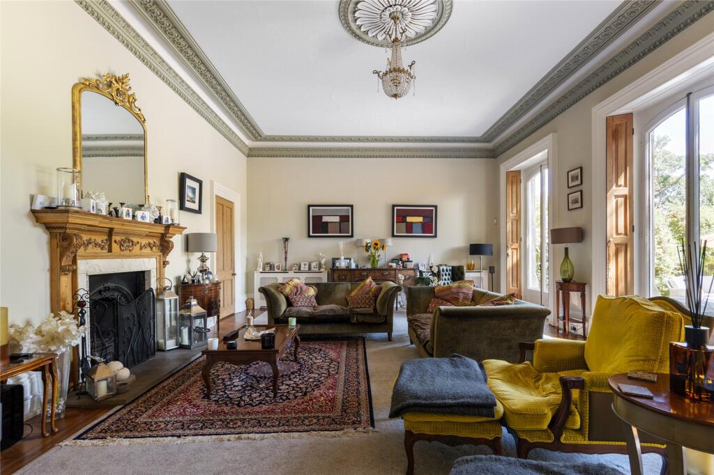 House in Woodford - View 4