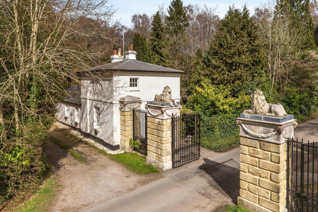 Main image of property: Gate House, Thorndon Park, The Avenue, Brentwood CM113