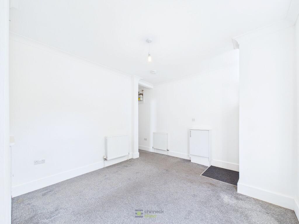 House in Southampton - More