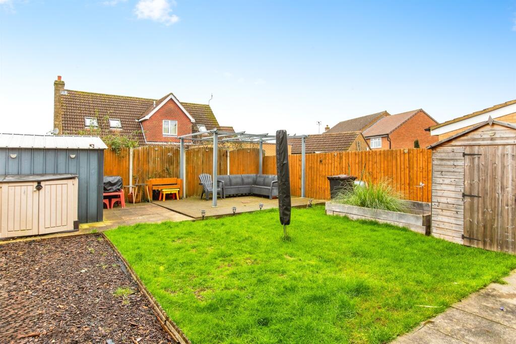 Wainwright Avenue, Thrapston, Kettering photo 4