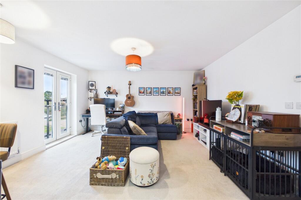 Apartment in Spencers Wood, Ryeish Green, Shinfield - View 5