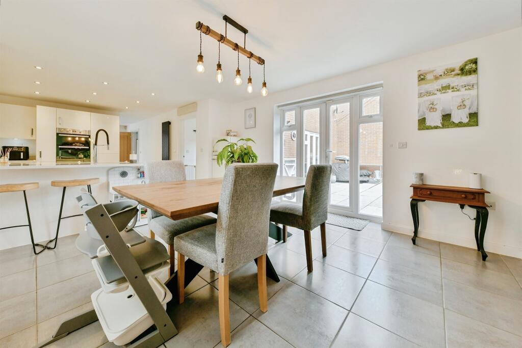 House in Stevenage, Stondon - More