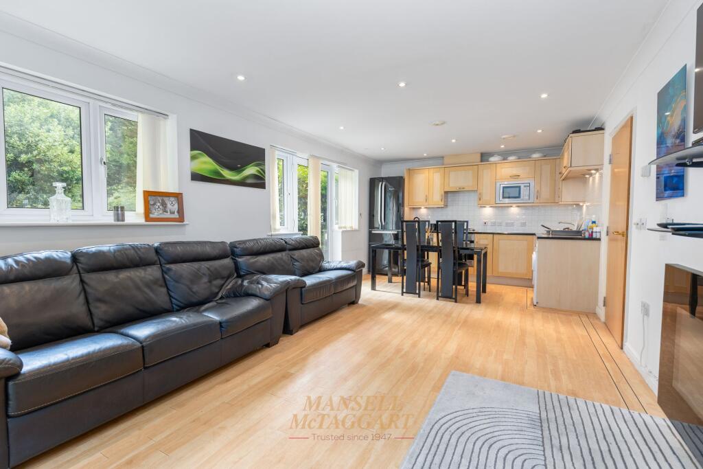 Apartment in Redhill - View 4