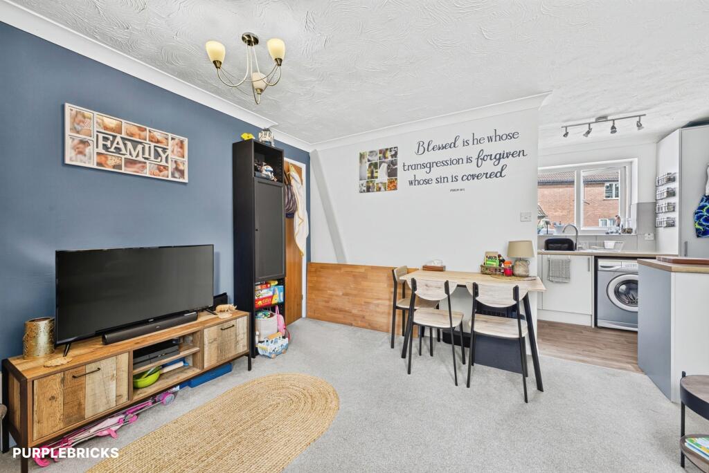 Apartment in Northampton - View 4