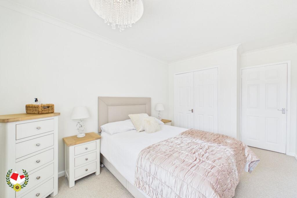 Apartment in Tewkesbury, Churchdown - More