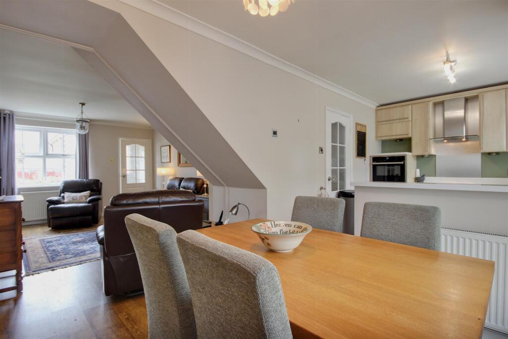 House in Woodmansey - More
