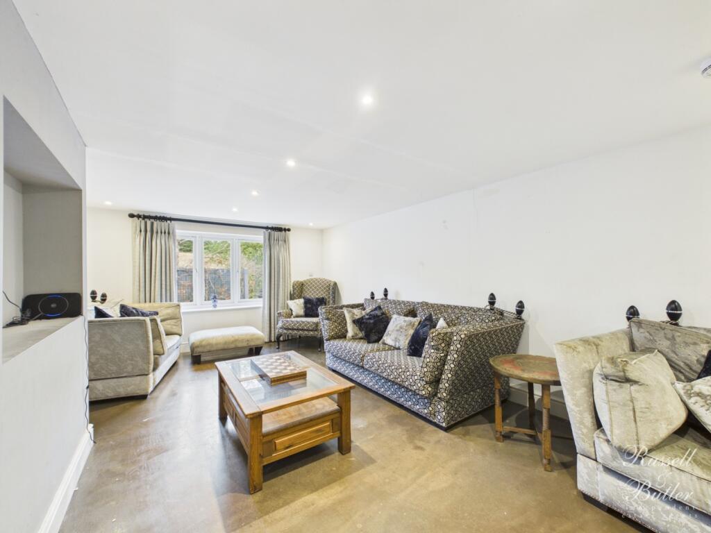 House in Milton Keynes - View 3