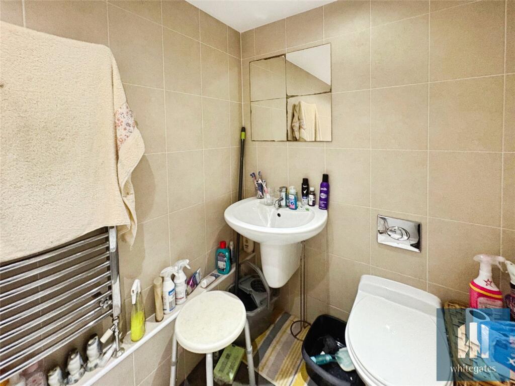 Apartment in Wakefield - View 3