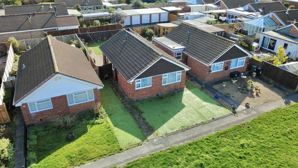 Mead Vale, Worle - NO CHAIN photo 3