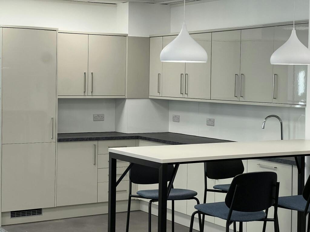 Dukes Place - 1st floor kitchen