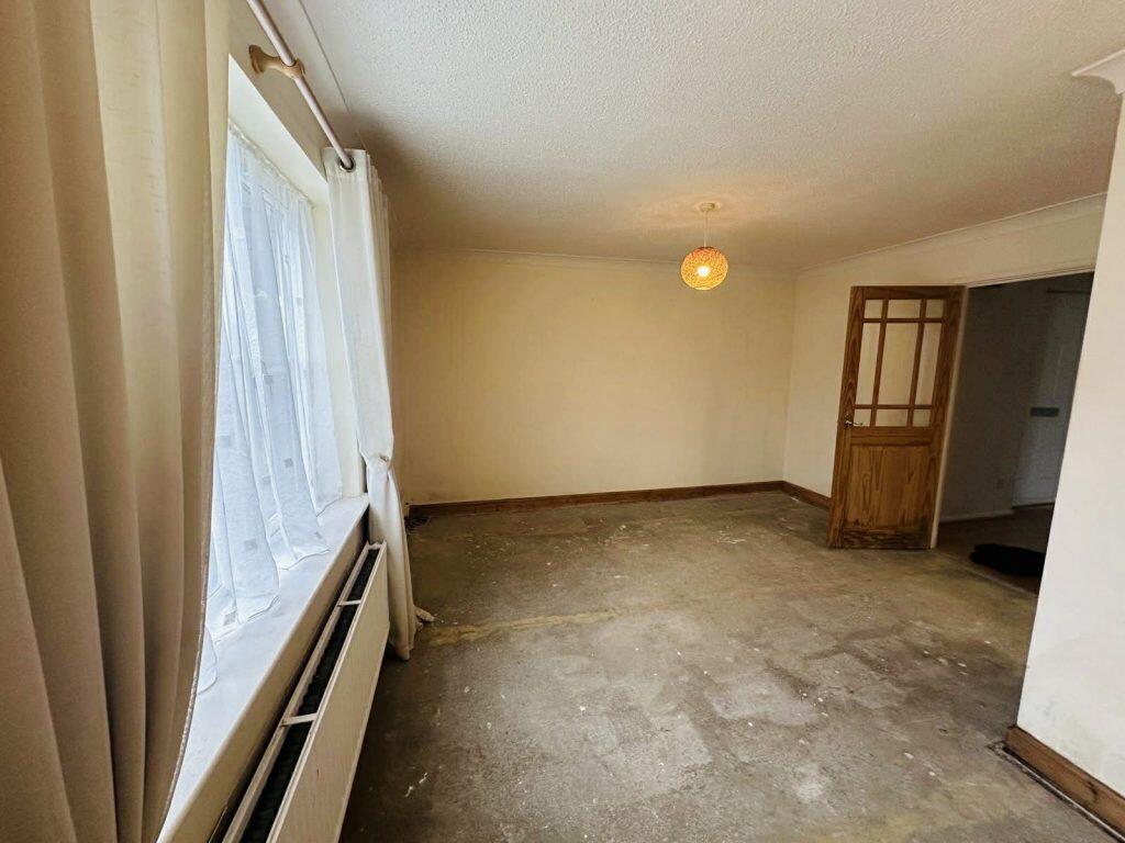St Thomas Court, Thatcham photo 3