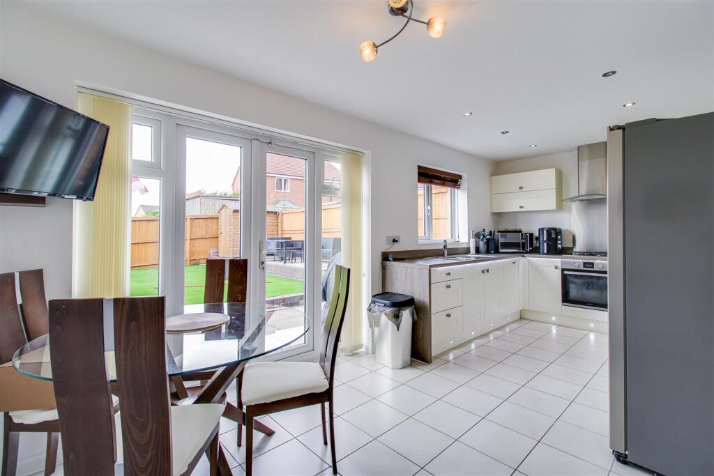 House in Wakefield - View 3