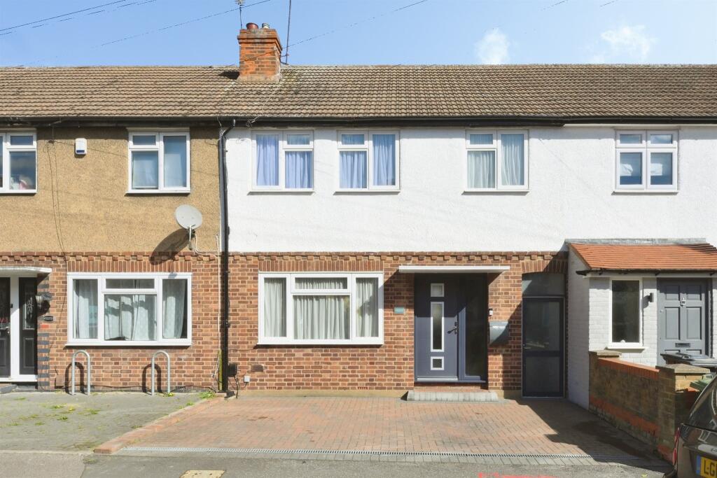 Main image of property: Cadmore Lane, Cheshunt, Waltham Cross