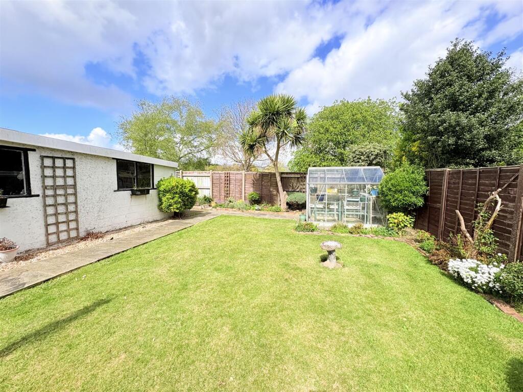 Eric Road,  Stubbington,Fareham photo 2