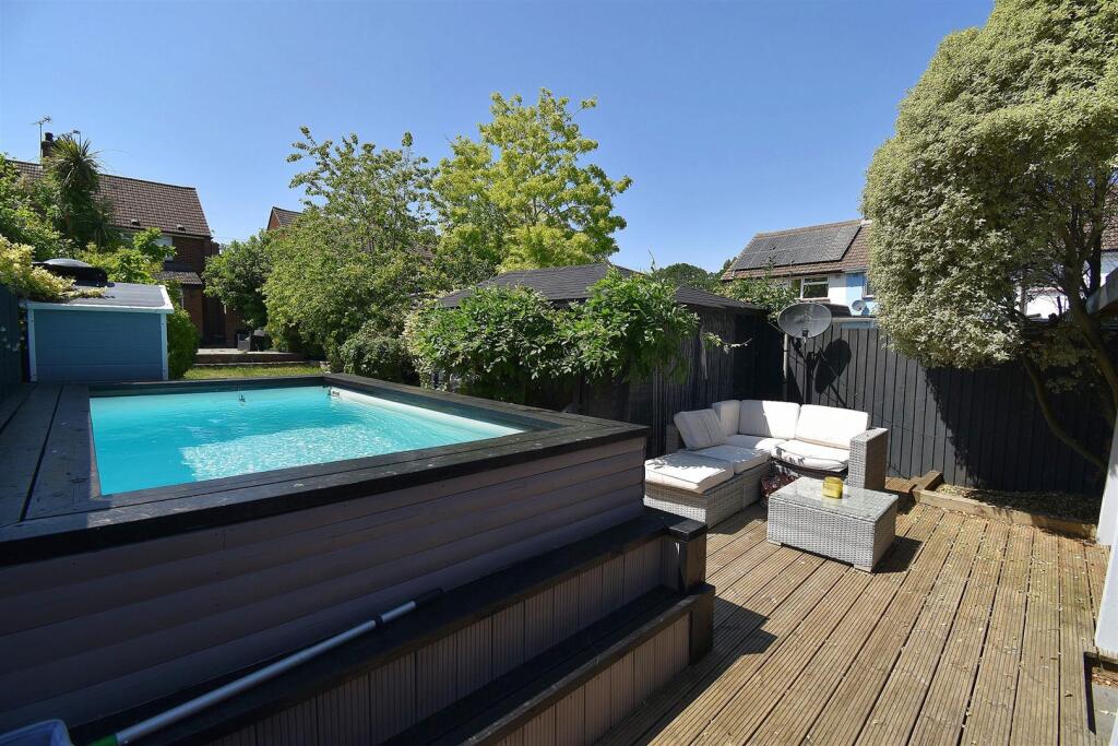 House in Chelmsford, Twitty Fee, Danbury - View 2