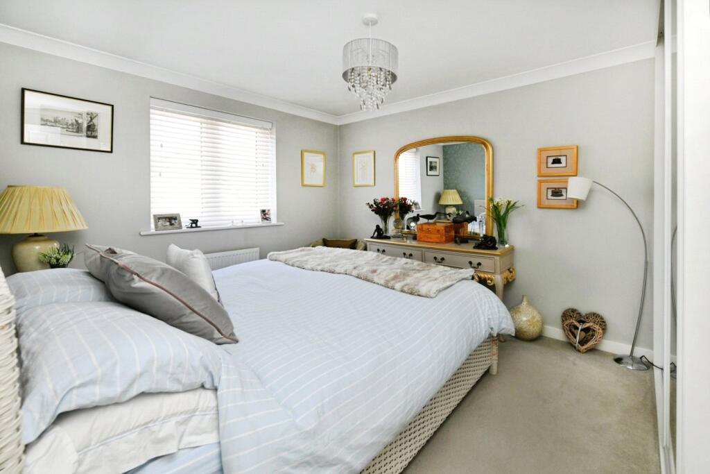 House in Maldon, Burnham-on-Crouch - More