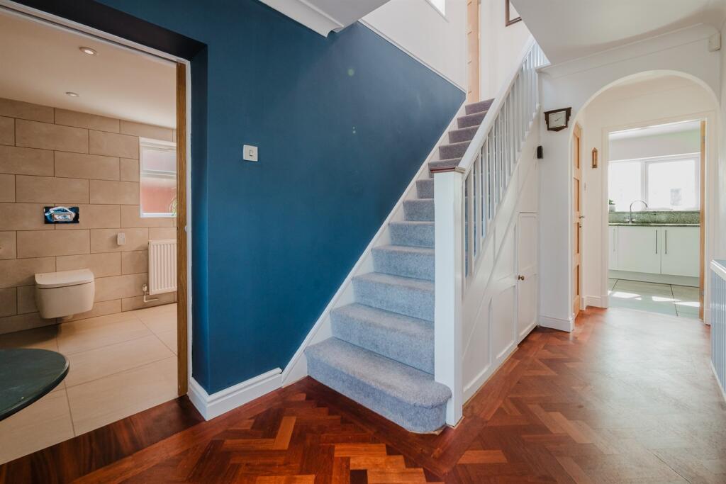 House in Knutsford, Bexton - View 2
