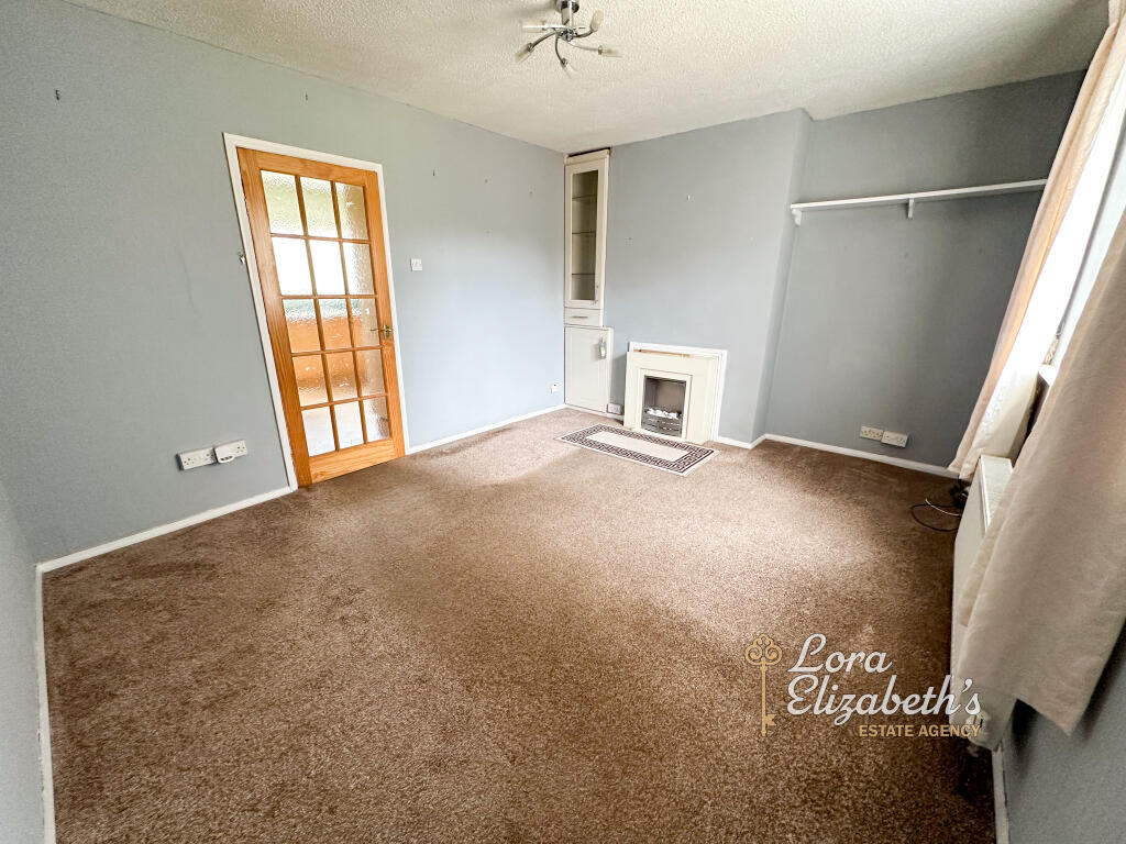 House in Mansfield, Nottinghamshire - View 4