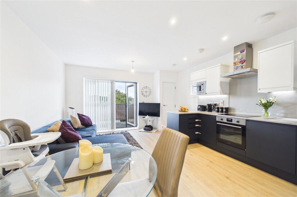 Apartment in Croydon - View 5
