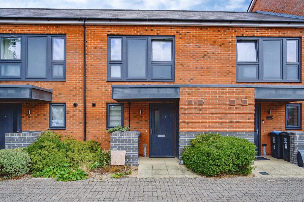 Main image of property: School End Crescent, Hemel Hempstead