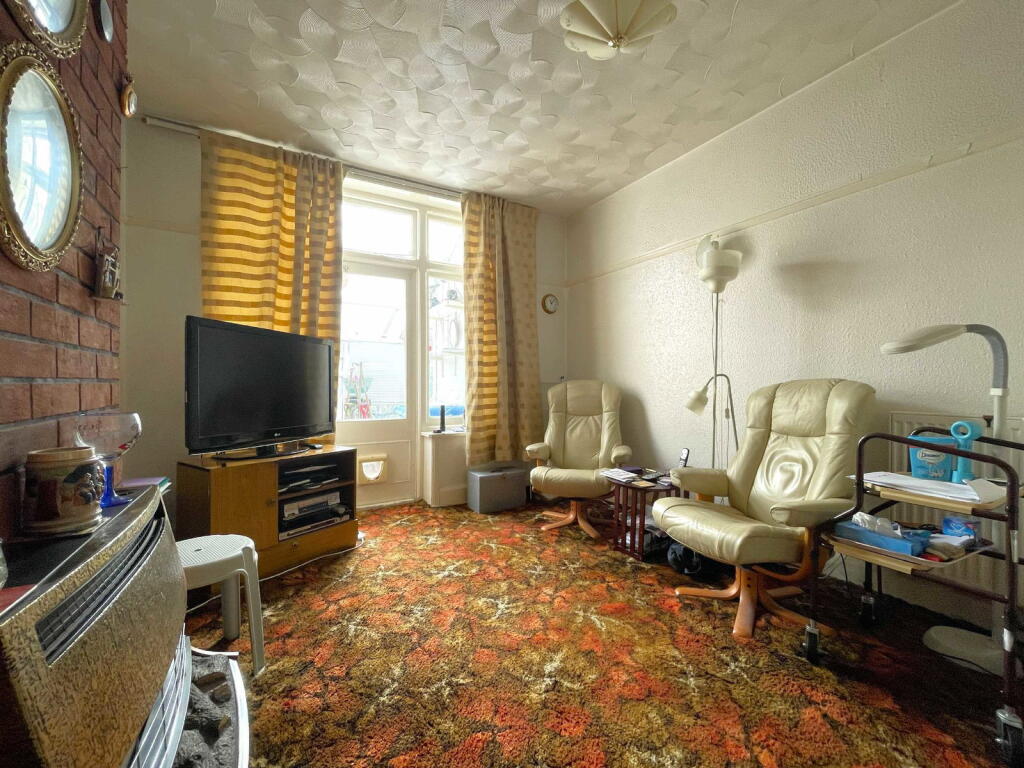 House in Portsmouth - More