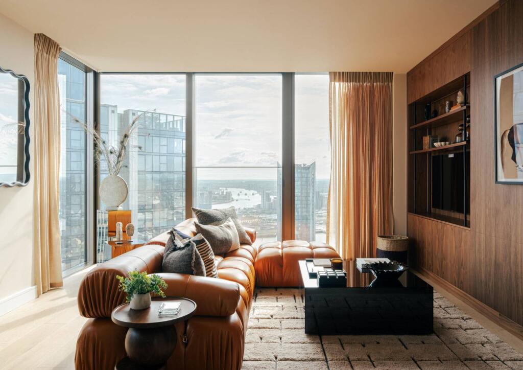 Main image of property: South Quay Plaza, Canary Wharf, E14