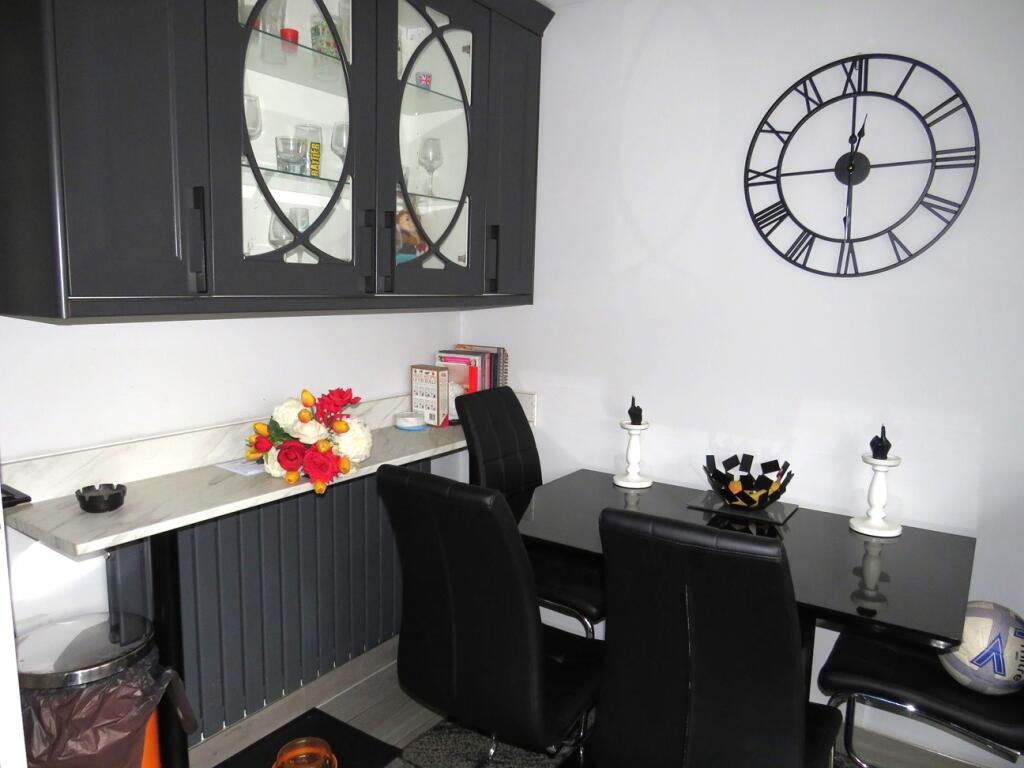 House in Romford - More