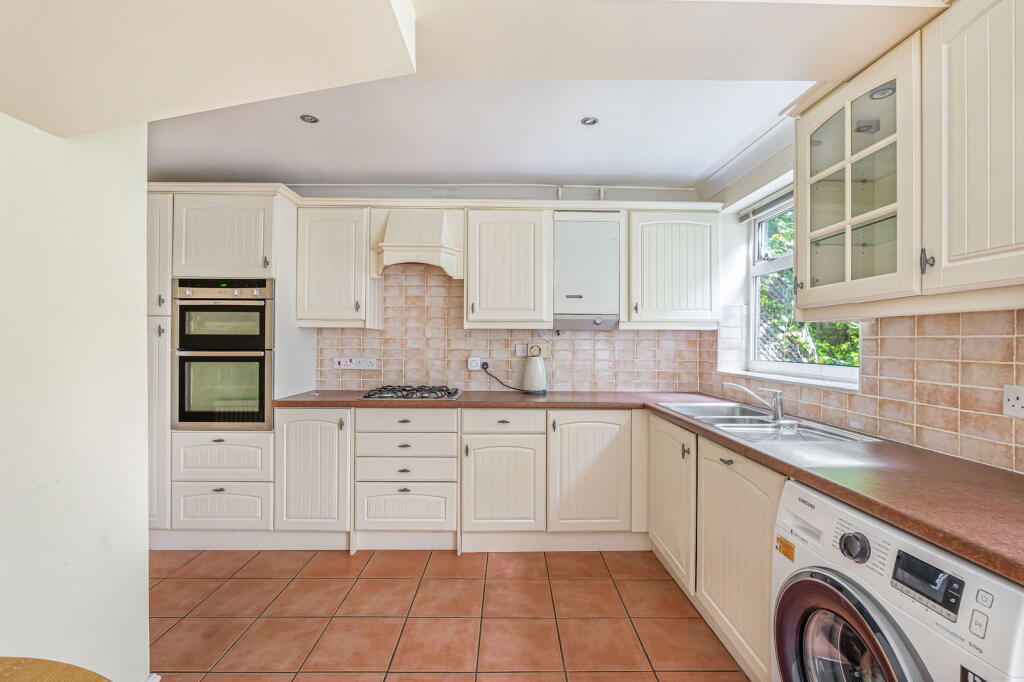 Partridge Way, Merrow Park, GU4 photo 4