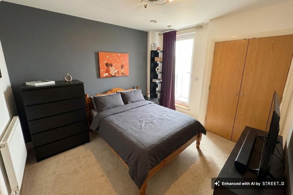 Apartment in Southampton - More