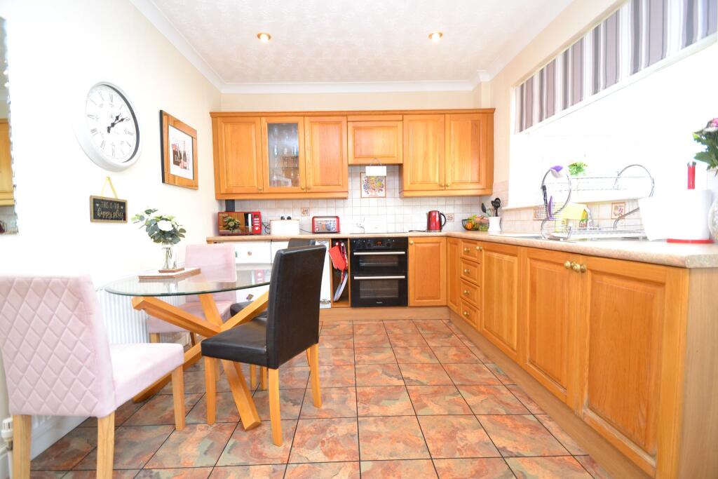 Victoria Avenue, Eccleshill, photo 4