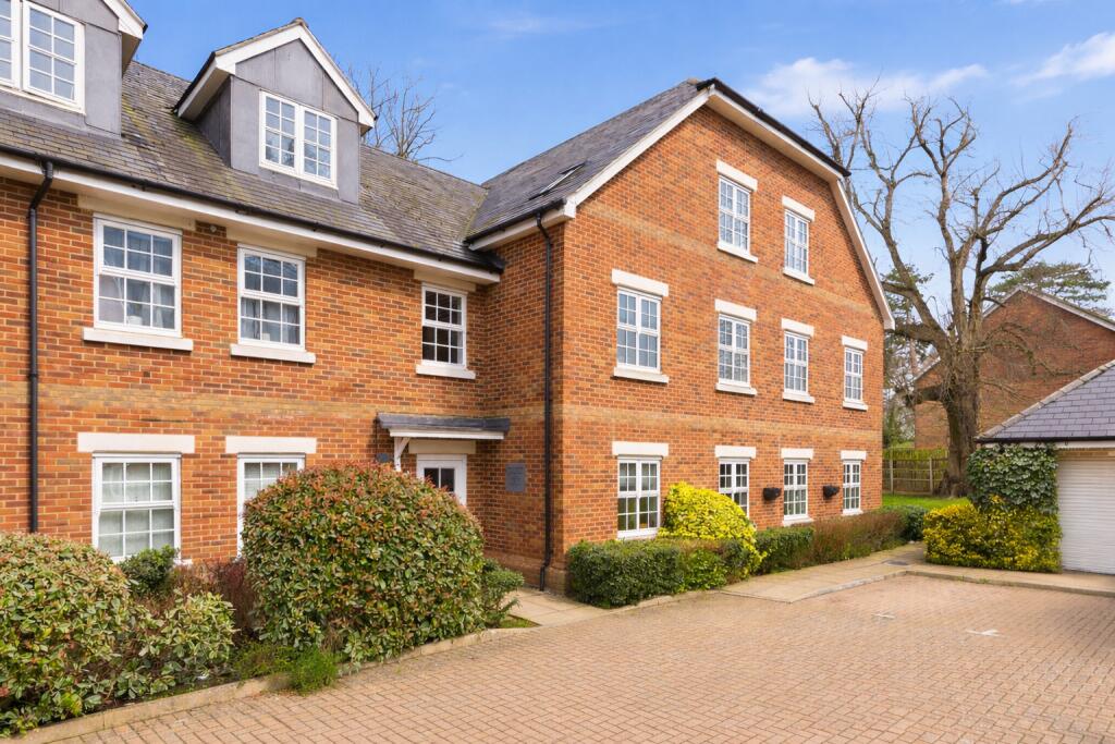 Main image of property: Walter Slade Court, Napsbury Park, St. Albans, AL2