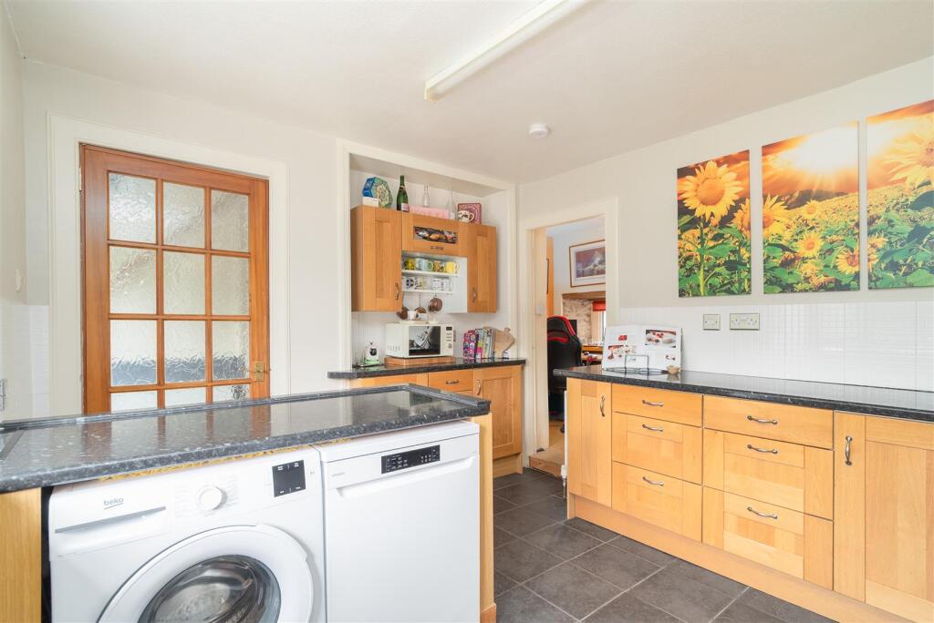House in Ashkirk, Synton Mains - More