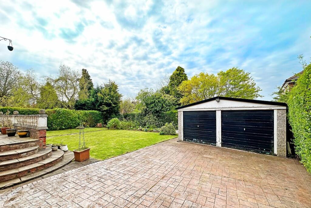 Hale Road, Hale Barns photo 2