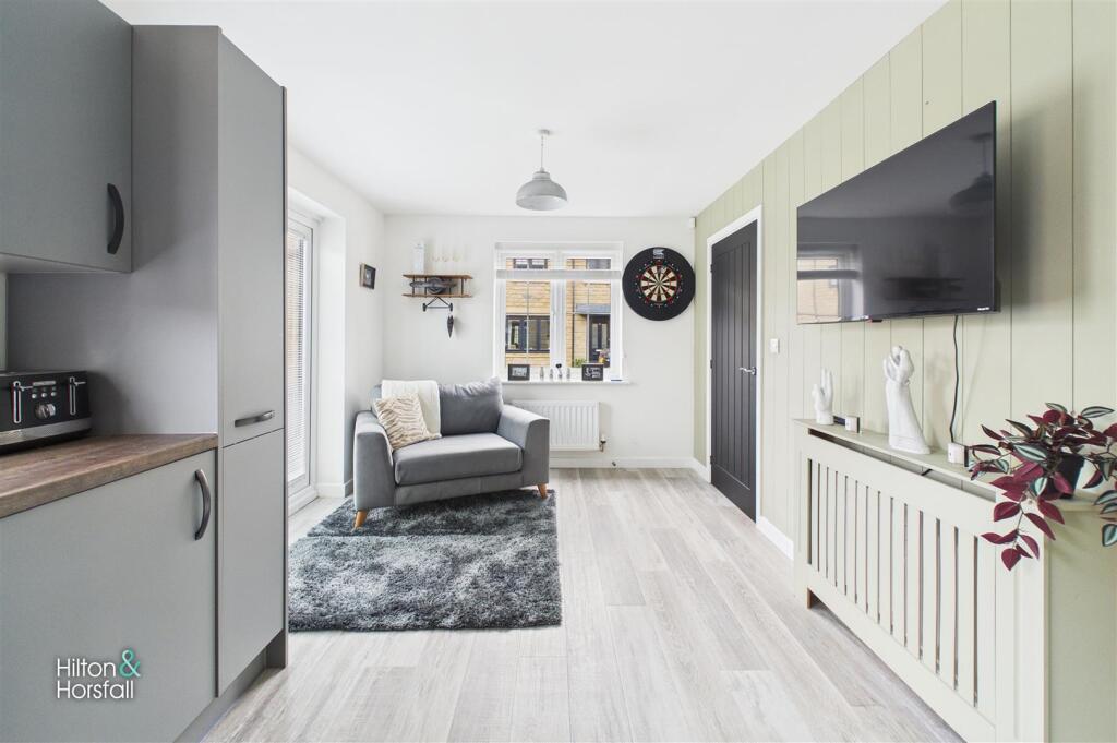 House in Burnley, Cliviger - More